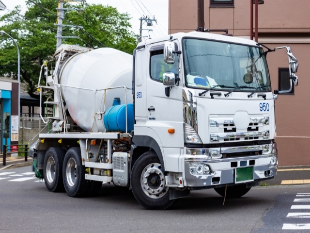ミキサー車の特徴