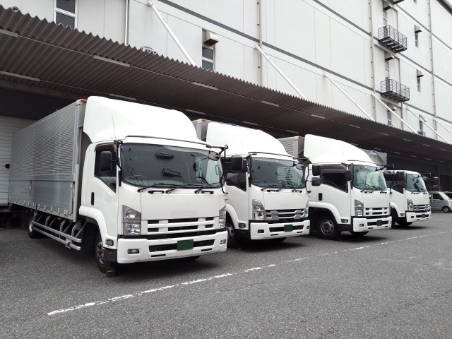 運送業トラック